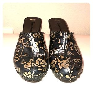 Women’s Clogs